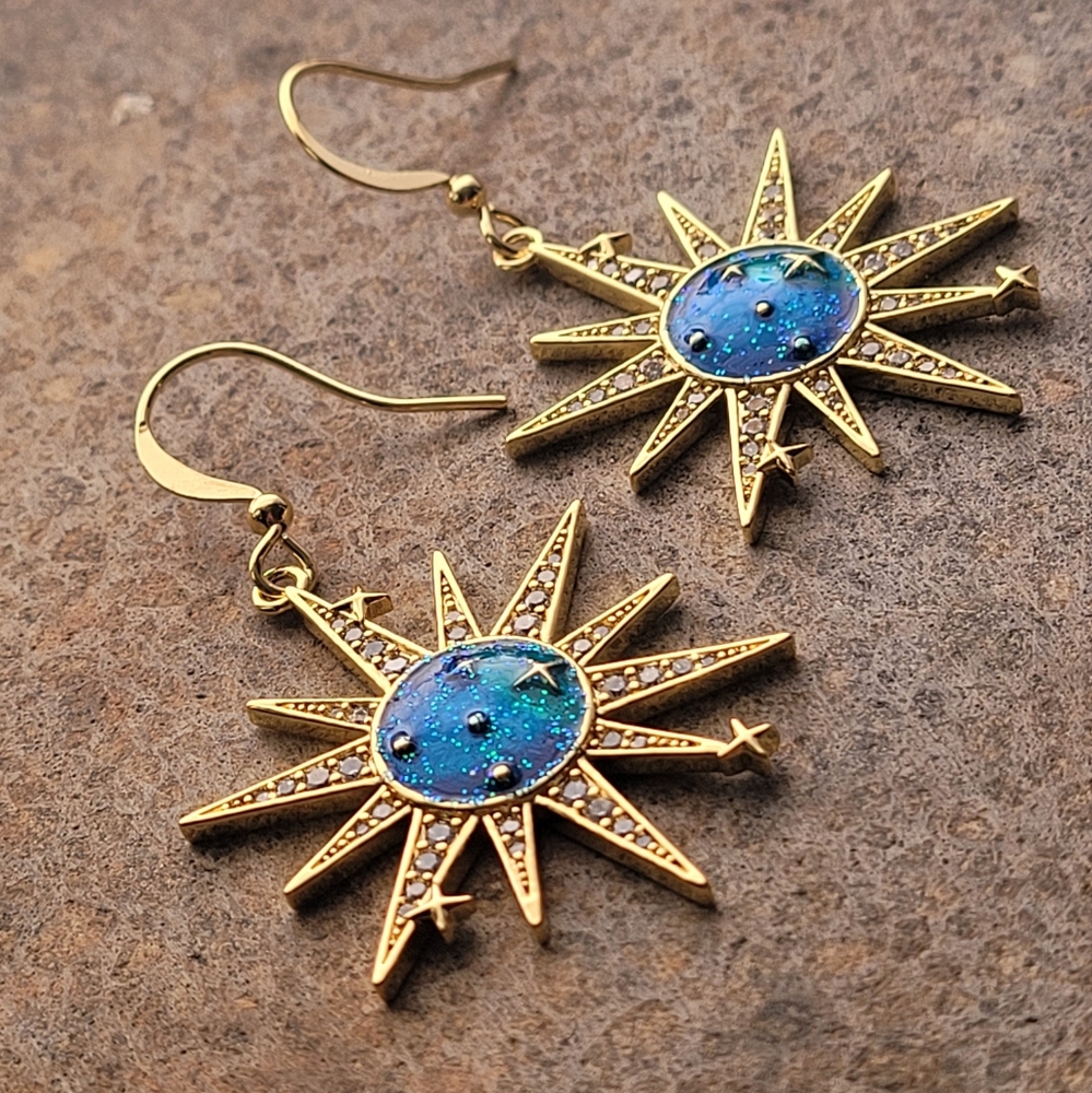 18k Gold Zicronia Sun & Stars Earring - Picture 4 of 4